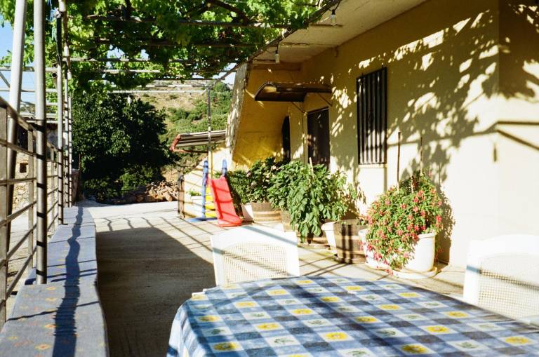 Villa with 2 rooms for 5 persons — photo 4