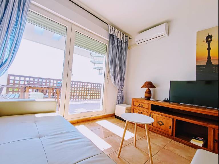 Family-oriented holiday apartment with terrace | Sea view | Pets are welcome — photo 3