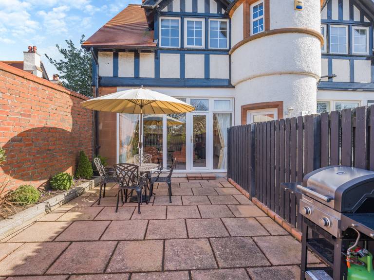 Cottage Troon