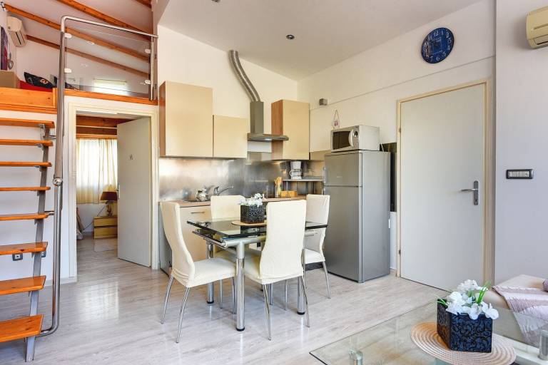 Wonderful vacation home with wifi, furnished garden with deckchairs — photo 4