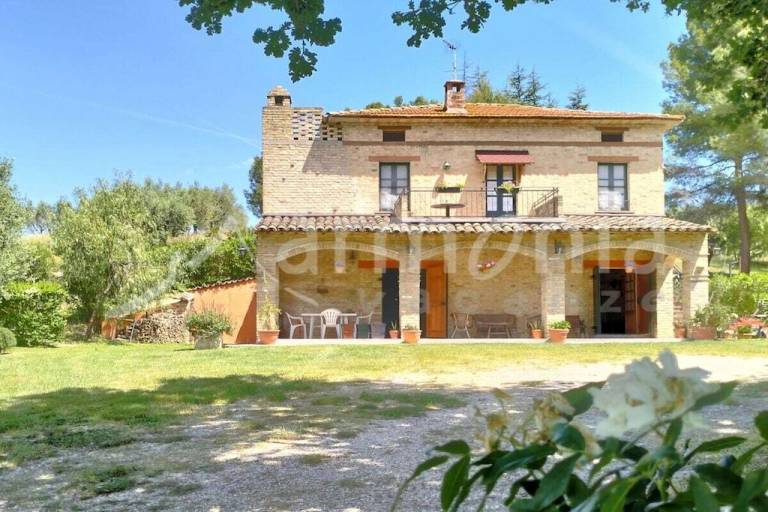 Cottage with grill, garden & patio | Dogs allowed in Teramo