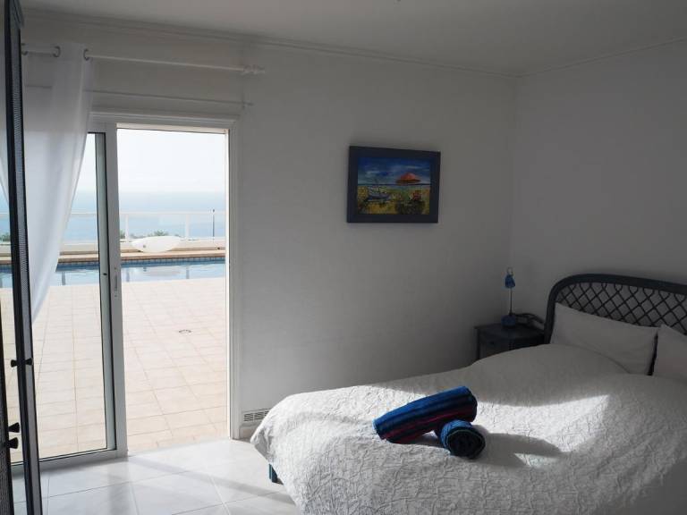 Vacation Home "Hibiscus" with Sea View, Pool & Wi-Fi — photo 5