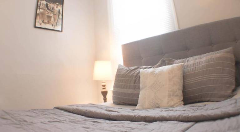 2 BR - Off Street Parking - Amazing View Nearby in Pittsburgh, PA
