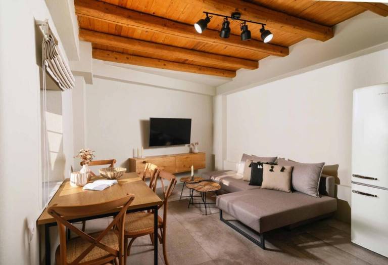 Holiday apartment with patio & BBQ — photo 3