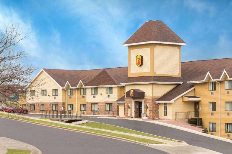 Comfort Inn Waukesha - Milwaukee West in Waukesha, WI