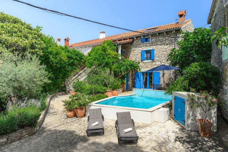 Fascinating villa with sauna, sea view, steam bath, private pool, air conditioning — photo 5