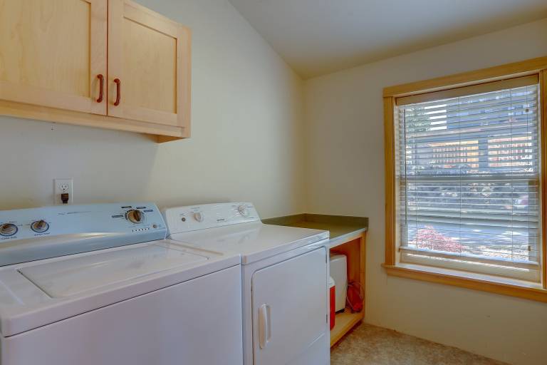 Family-oriented vacation home with patio & private pool | Pets are welcome — photo 4