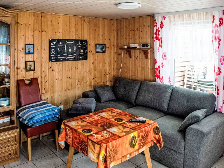 Vacation home with barbeque, garden & patio | Lake view | Pets allowed — photo 2