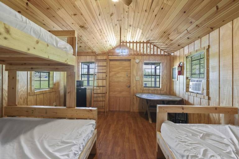 Cabin Good Hope Township