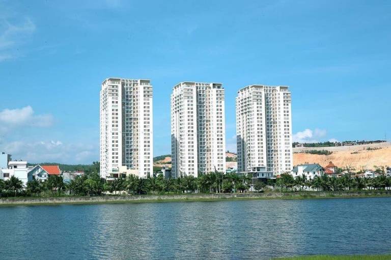 House with pool | Next to the beach | Good for workation | Pet-friendly in Ha Long