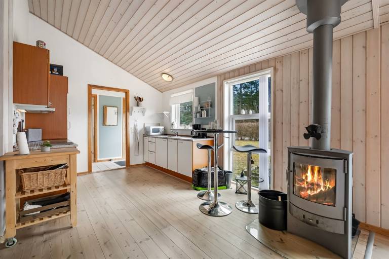 Vacation home with grill & patio — photo 4