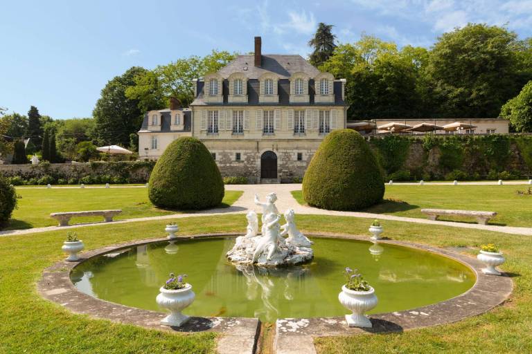 Château de Beaulieu et Magnolia Spa in Joue-les-Tours