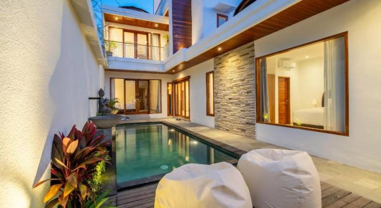 Villa with pool in Pecatu