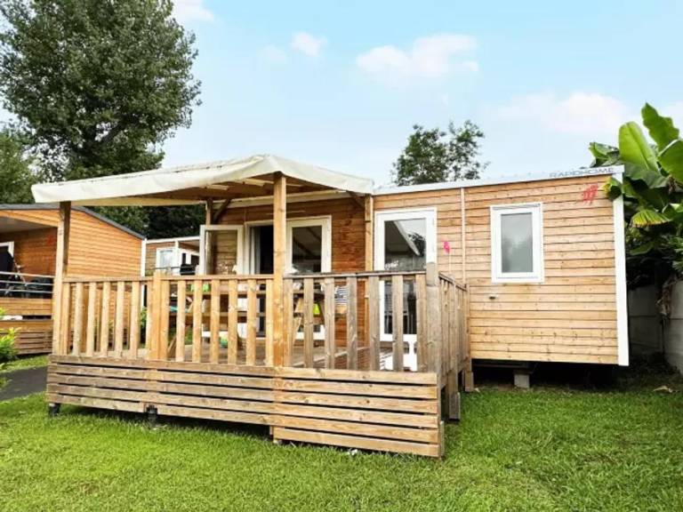 Mobile home with patio & heated pool — photo 4
