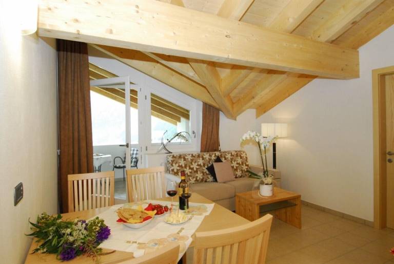 Beautiful serviced apartment with garden, terrace & sauna | Pet-friendly — photo 4