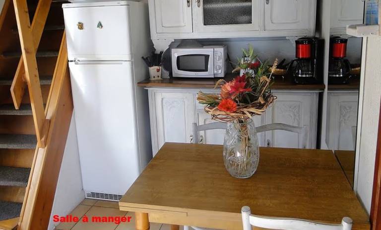 Vacation home with barbecue, patio & fast internet | Garden view — photo 4