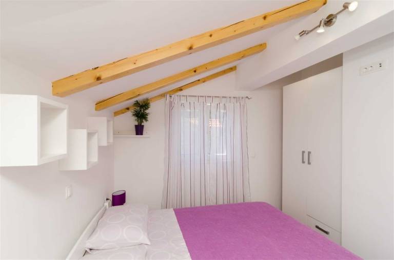 Corso turquoise view, 1BR APT with balcony and sea view — photo 4
