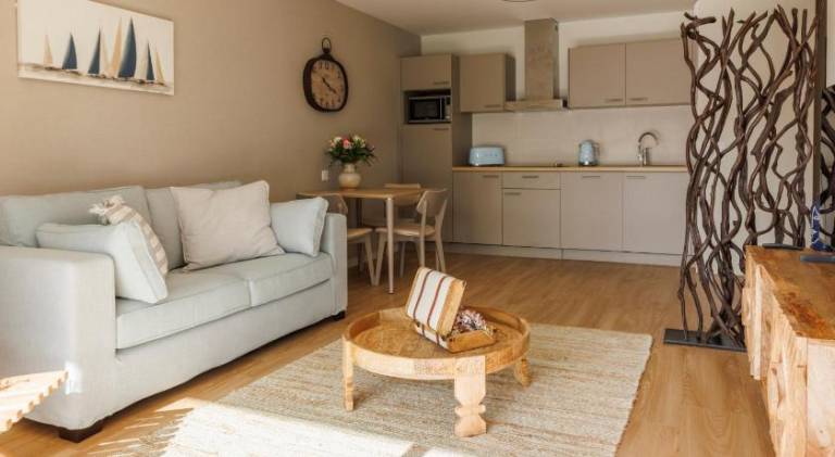 Serviced apartment with terrace, garden & sauna | Pets are welcome in Lisieux