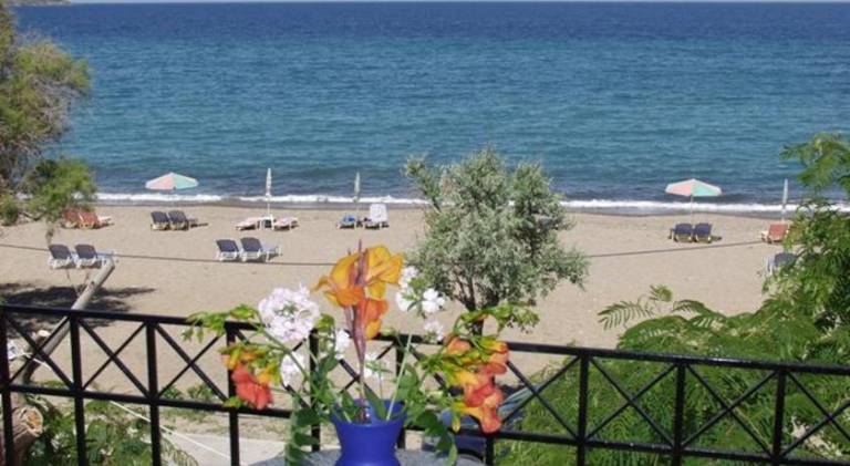 Holiday apartment with terrace & garden — photo 2
