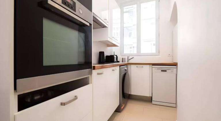 Fully equipped wonderful holiday apartment | Close to Eiffel Tower | Pets are welcome — photo 3