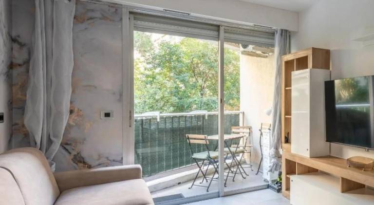 Lovely holiday apartment with patio | Pet-friendly — photo 2