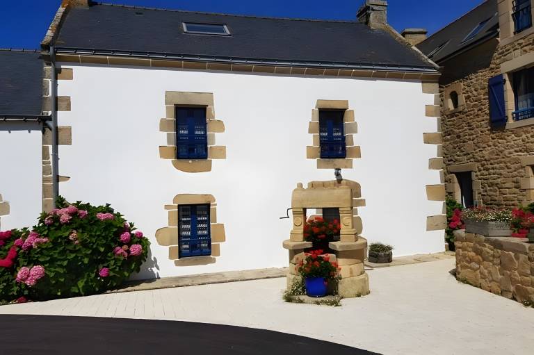 The Grand Cottage, 400 m from the Beach, Sleeps 11 in Erdeven