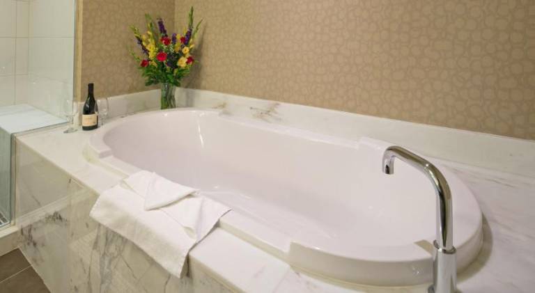 ISLE CASINO HOTEL BETTENDORF — photo 4
