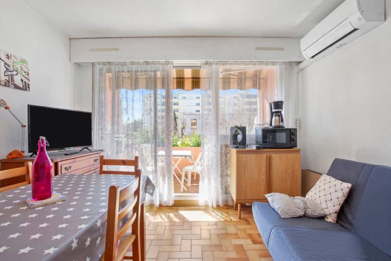 Holiday apartment with terrace & barbeque | Pet-friendly in Le Lavandou