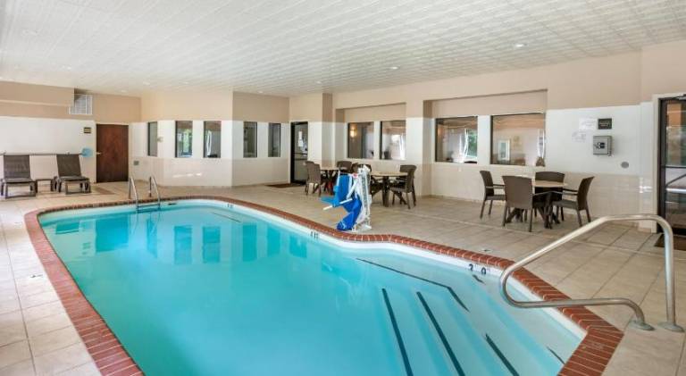 Comfort Inn & Suites St. Louis-O'Fallon — photo 3