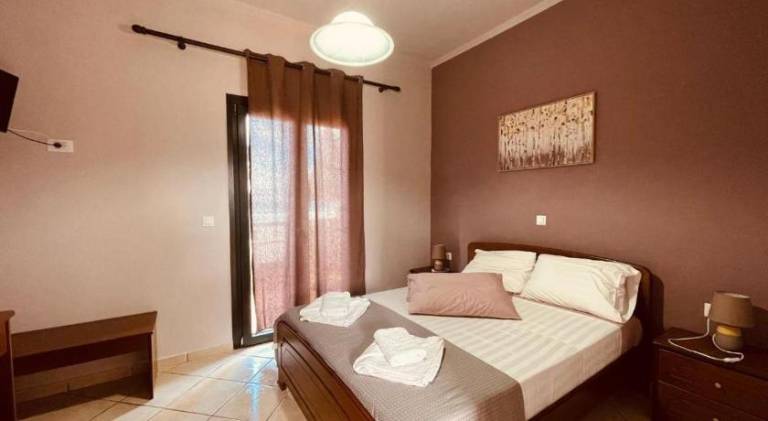 Rental apartment with terrace & garden in Kissamos