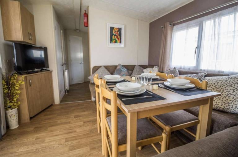 Cabin with barbeque & garden — photo 3