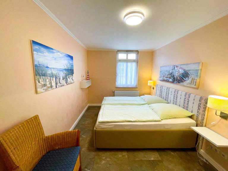 Liebevoll eingerichtete Fewo mit Dachterrasse und Strandkorb — photo 3
