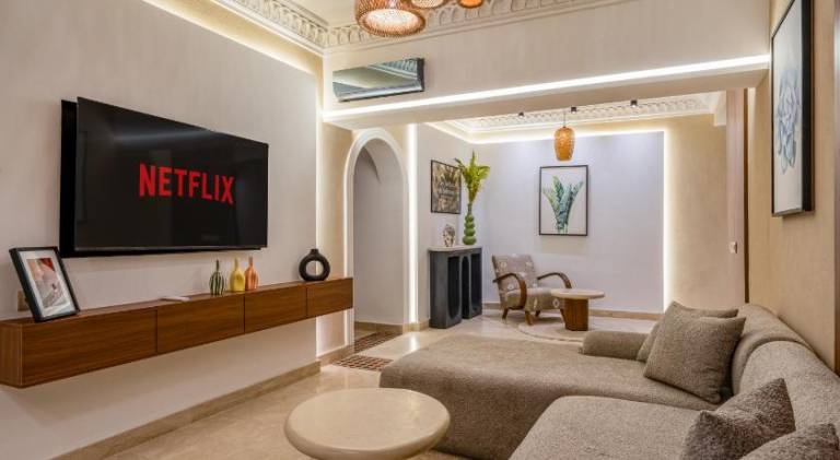 Luxury Apartment with Private Jacuzzi & Pool Central Marrakech in Marrakech
