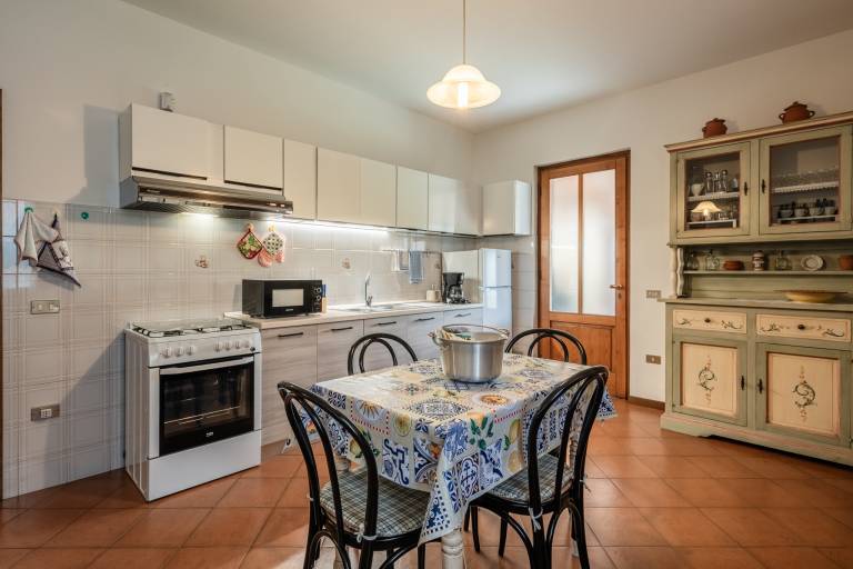 Apartment with garden | Garden view — photo 5