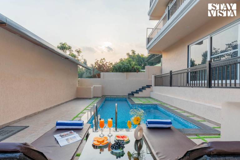 615 m&sup2; Villa