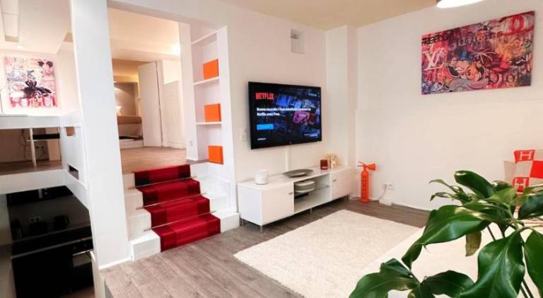 Champs-Elysees, Avenue Montaigne in Levallois-Perret