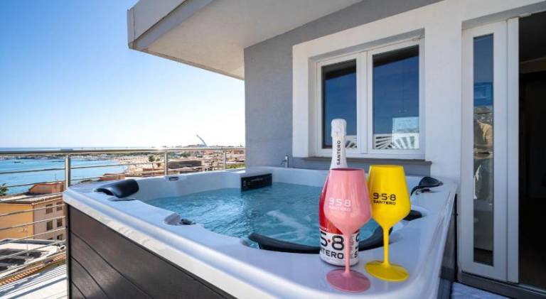 Serviced apartment with jacuzzi & terrace — photo 4