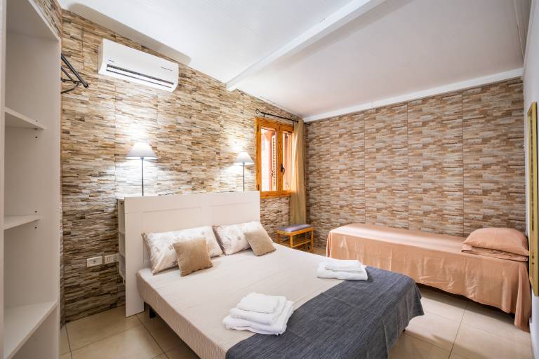 Holiday Home 'Villa Gaudì - Batllò' with Private Terrace, Wi-Fi and Air Conditioning — photo 2