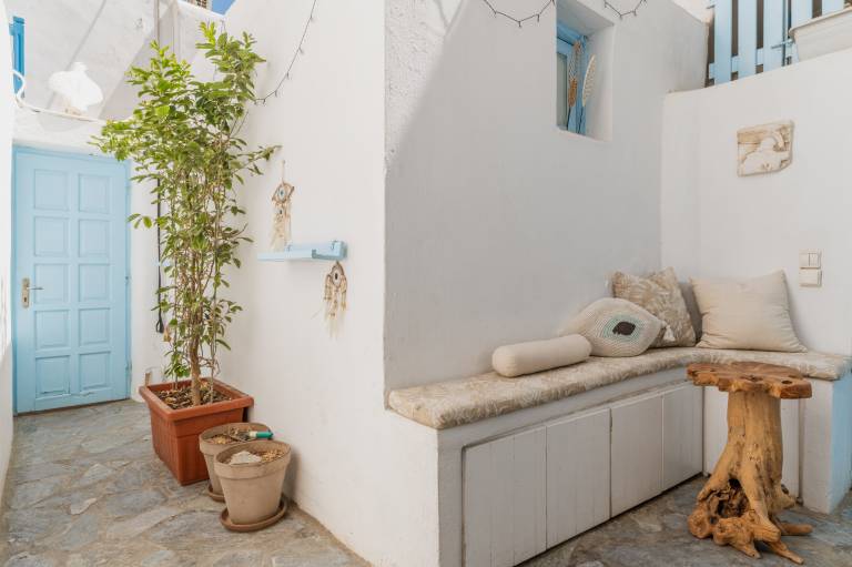 Stylish 5-bed maisonette in the heart of Mykonos Old Town! — photo 2
