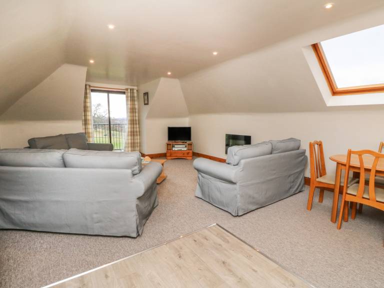 Cottage with 2 rooms for 5 persons — photo 4