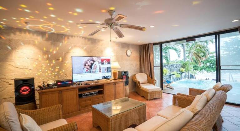 Family-oriented villa with terrace, yard & pool | Close to the beach | Pet-friendly — photo 2