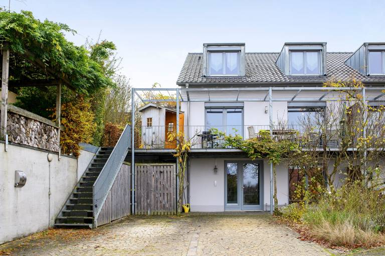 Rental apartment with BBQ & terrace in Muellheim