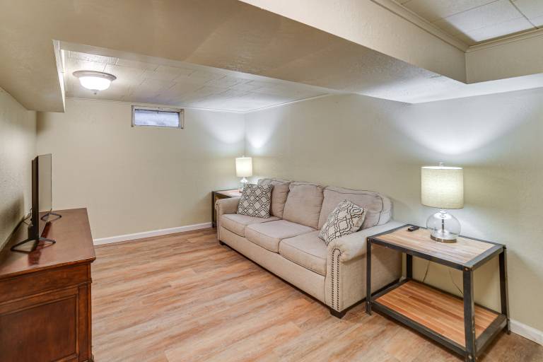 Walk to River: Oacoma Home w/ Dog-Friendly Yard! — photo 2