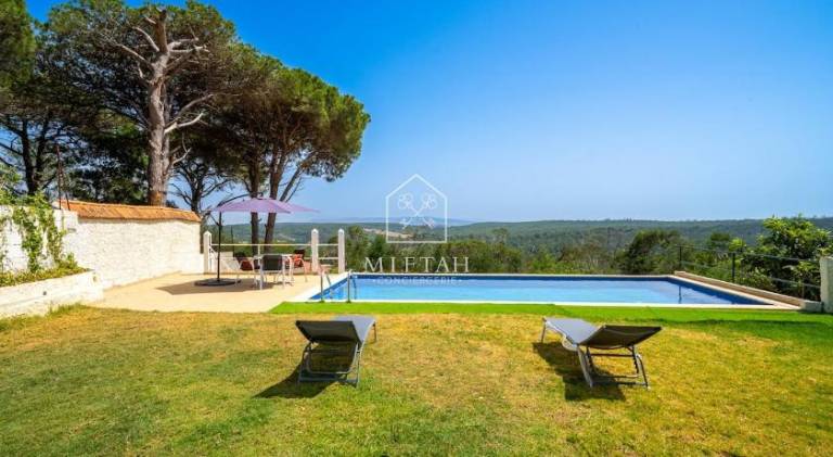 160 m&sup2; Villa