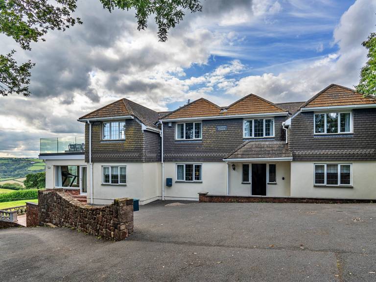 House  Holcombe Burnell