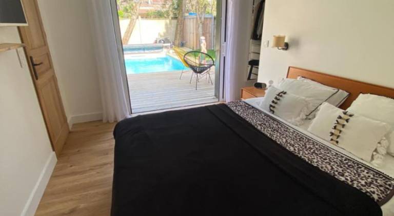 Villa with pool — photo 2