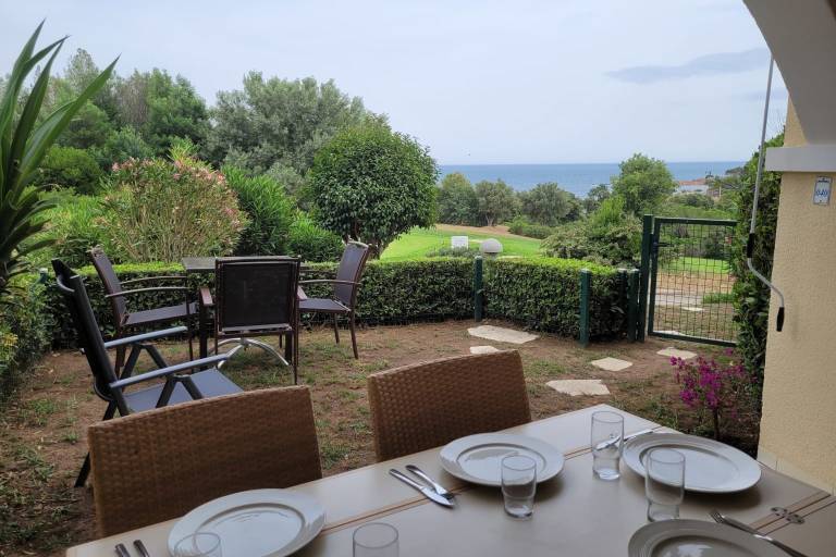 Condo with patio, heated pool & garden | Sea view — photo 3