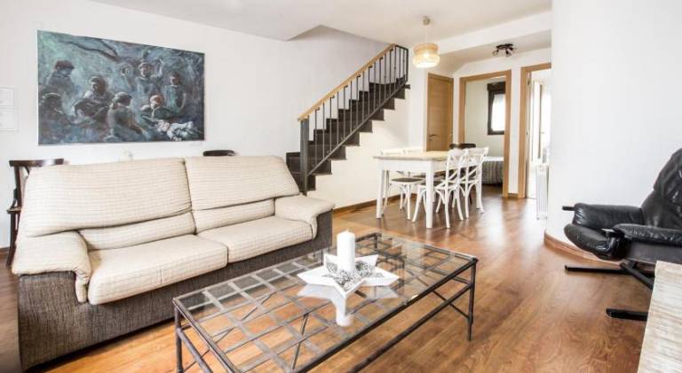 Rental apartment with 4 rooms for 9 persons — photo 2