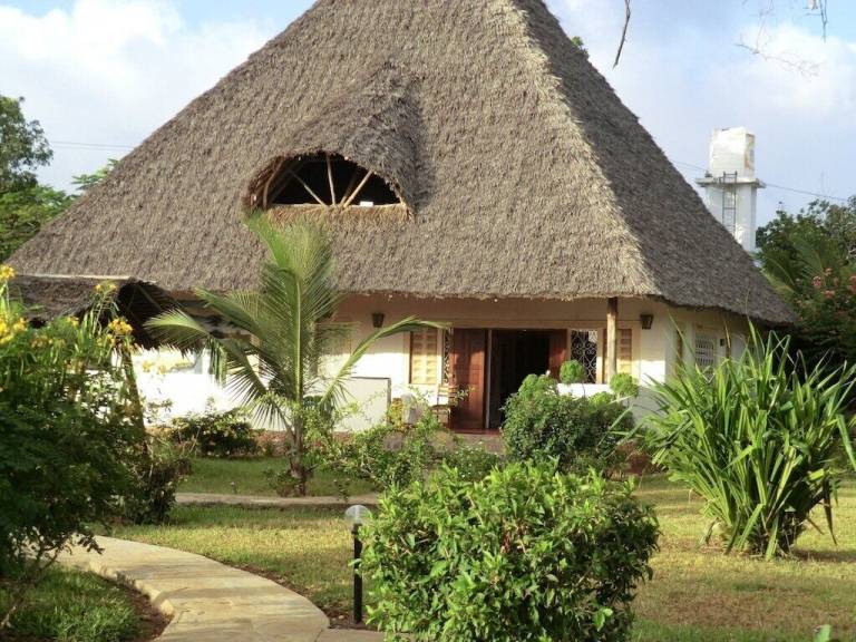 Dom  Diani Beach