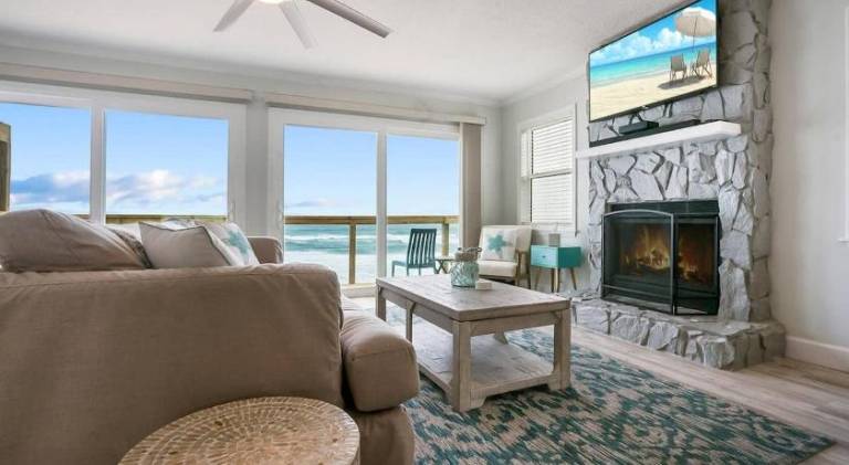 Ample house | Dogs allowed in St. Augustine, FL